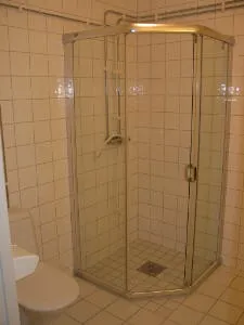Duschhörna med glasvägg